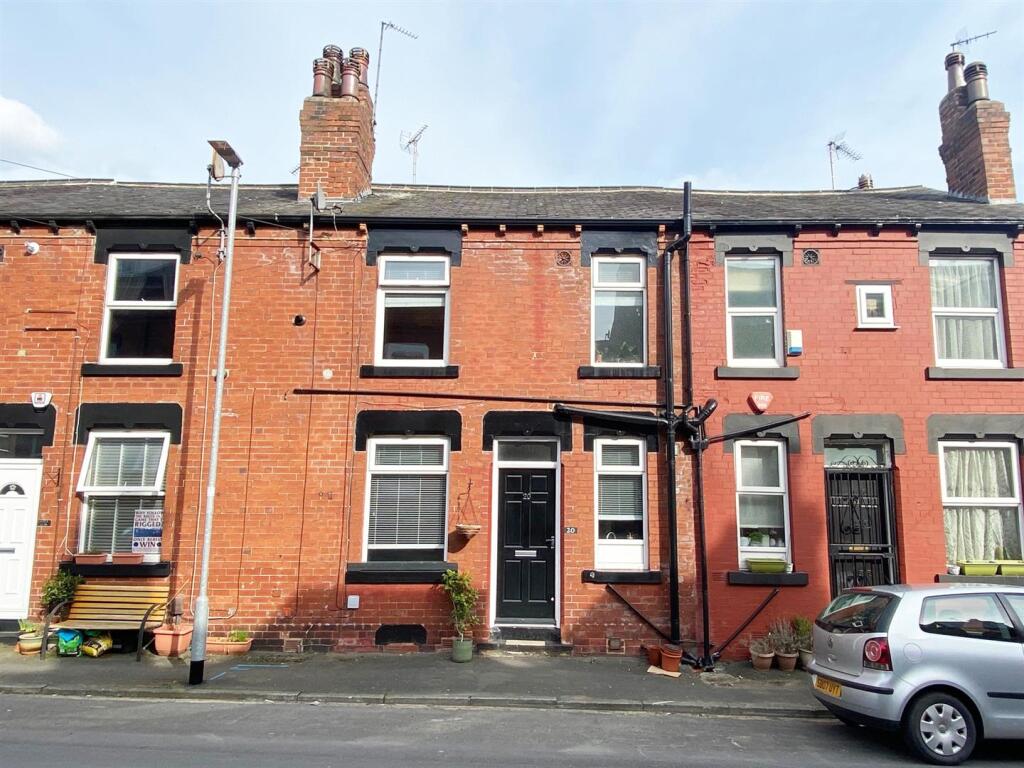 1 bed Mid Terraced House for rent in Leeds. From Cornerstone Estate Agents - Leeds 1 bed Mid Terraced House for rent in Leeds. From Cornerstone Estate Agents - Leeds