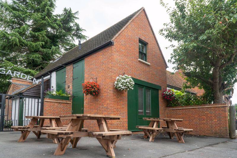 1 bed 1st Floor Flat for rent in High Wycombe. From Crendon House - Wooburn Green