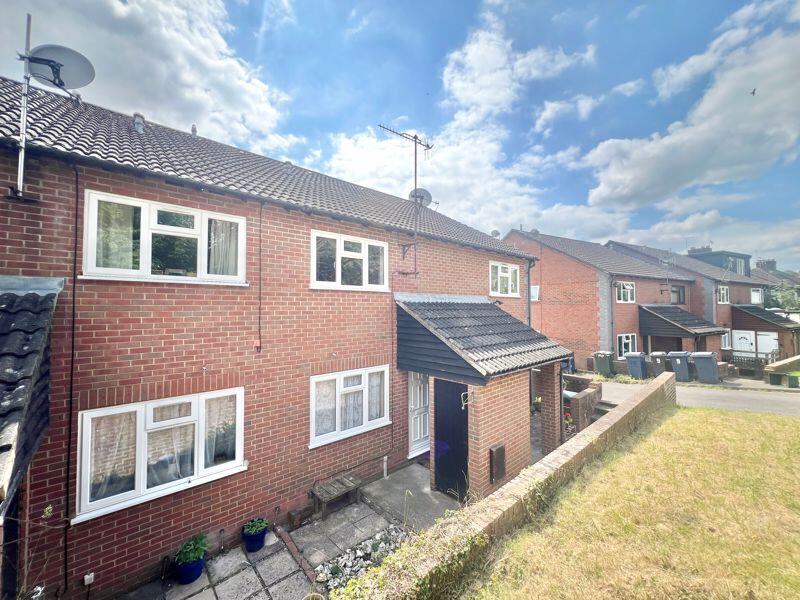 1 bed Detached for rent in High Wycombe. From Crendon House - Wooburn Green 1 bed Detached for rent in High Wycombe. From Crendon House - Wooburn Green