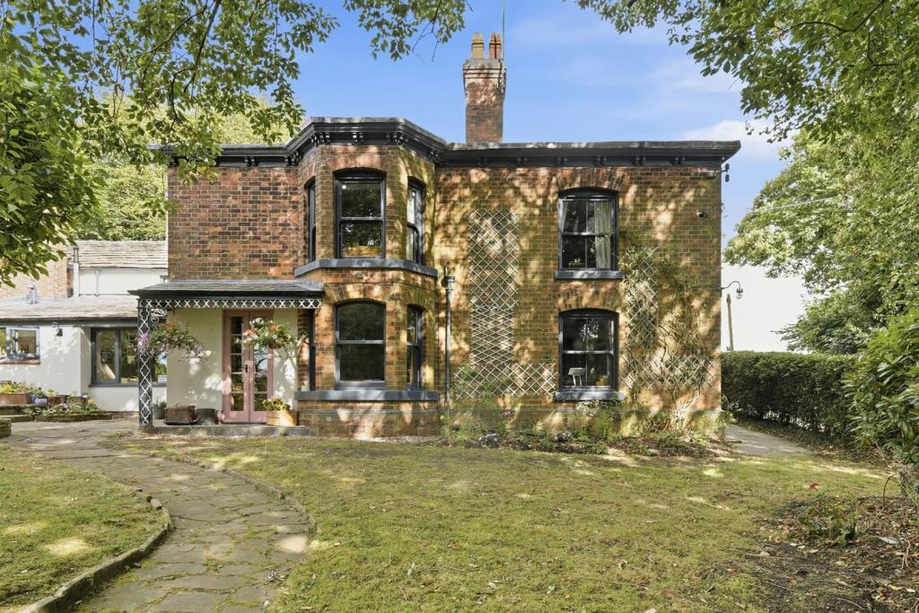 5 bed Manor House for rent in Henbury. From Holmes-Naden Estate Agents - Bollington 5 bed Manor House for rent in Henbury. From Holmes-Naden Estate Agents - Bollington