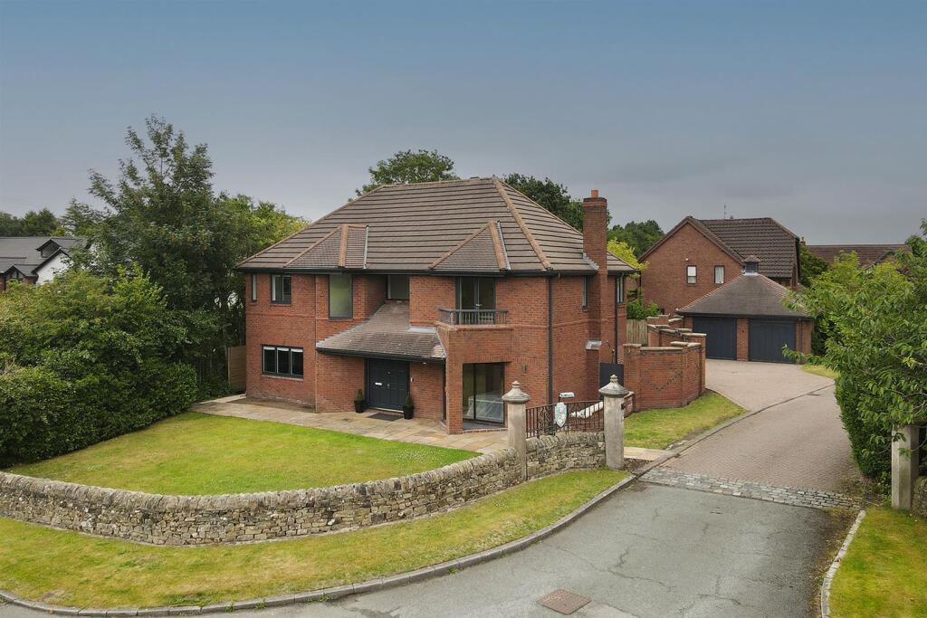 5 bed Detached for rent in Prestbury. From Holmes-Naden Estate Agents - Bollington 5 bed Detached for rent in Prestbury. From Holmes-Naden Estate Agents - Bollington
