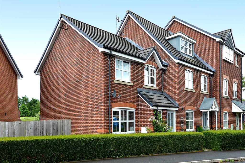 3 bed End of Terrace for rent in Whirley Grove. From Holmes-Naden Estate Agents - Bollington 3 bed End of Terrace for rent in Whirley Grove. From Holmes-Naden Estate Agents - Bollington