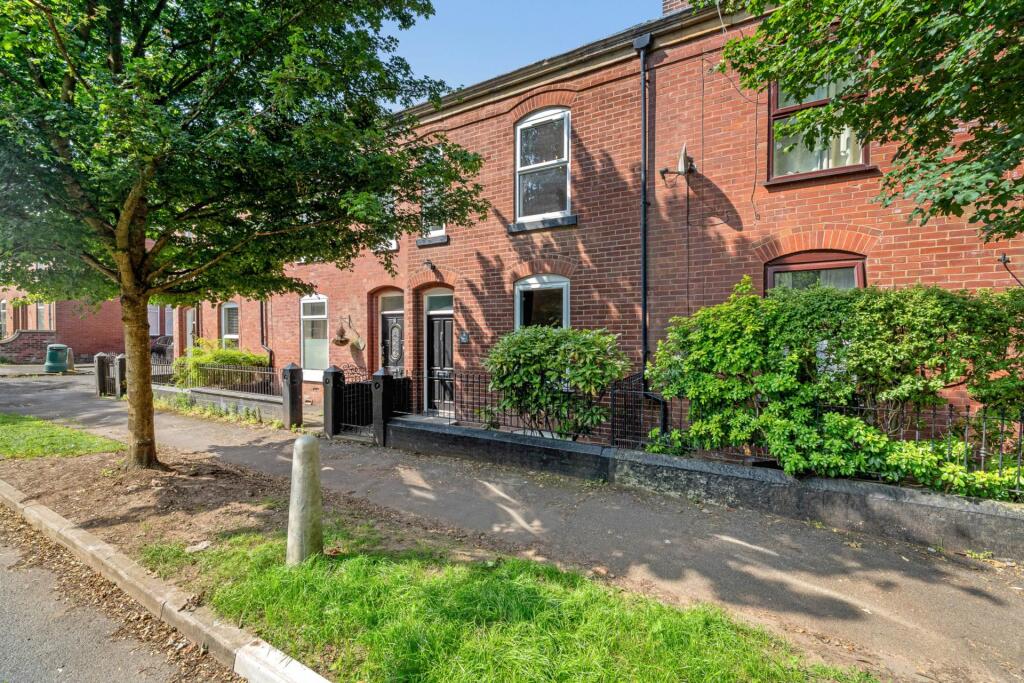 2 bed Mid Terraced House for rent in Simister. From Aubrey Lee & Co - Prestwich