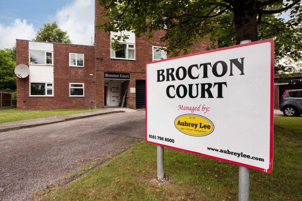 2 bed Apartment for rent in Charlestown. From Aubrey Lee & Co - Prestwich