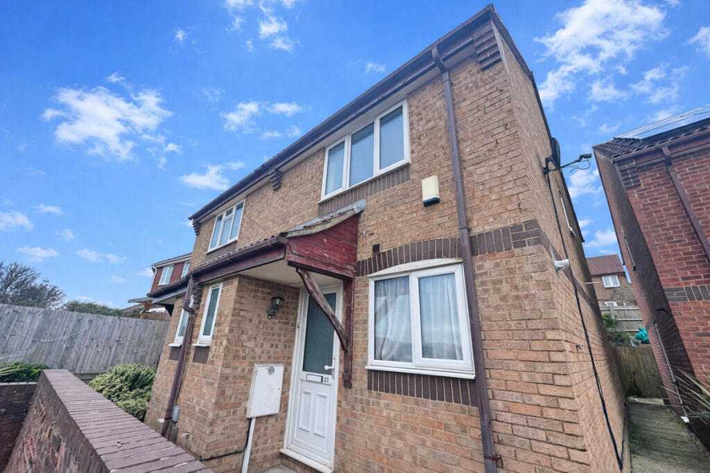 2 bed Semi Detached for rent in Portslade-by-Sea. From Elliotts - Hove 2 bed Semi Detached for rent in Portslade-by-Sea. From Elliotts - Hove