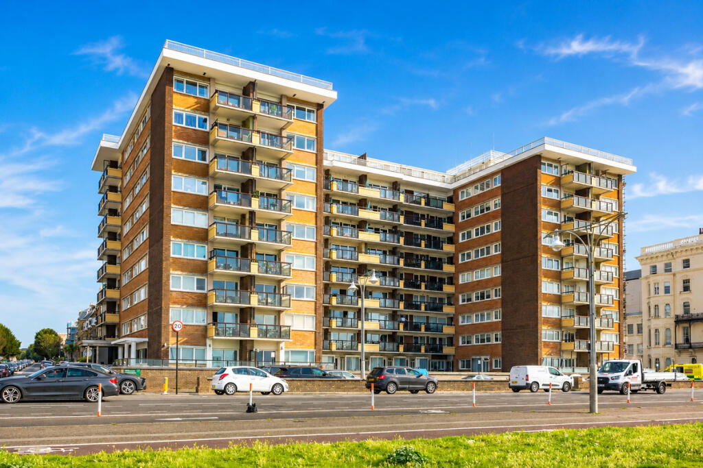 2 bed Apartment for rent in Brighton and Hove. From Elliotts - Hove