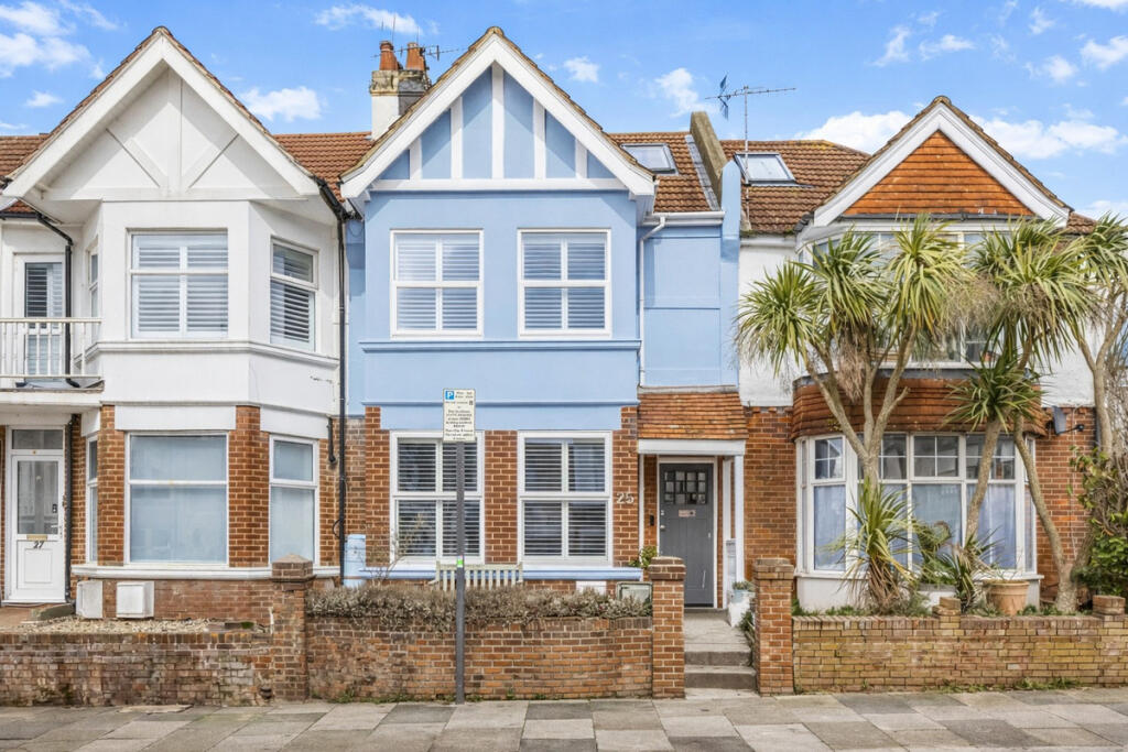 4 bed Mid Terraced House for rent in Brighton and Hove. From Elliotts - Hove 4 bed Mid Terraced House for rent in Brighton and Hove. From Elliotts - Hove