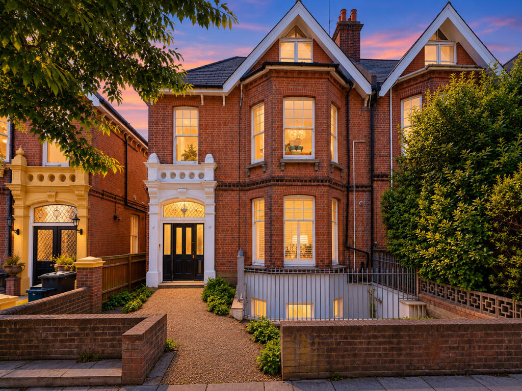2 bed Apartment for rent in Brighton and Hove. From Elliotts - Hove