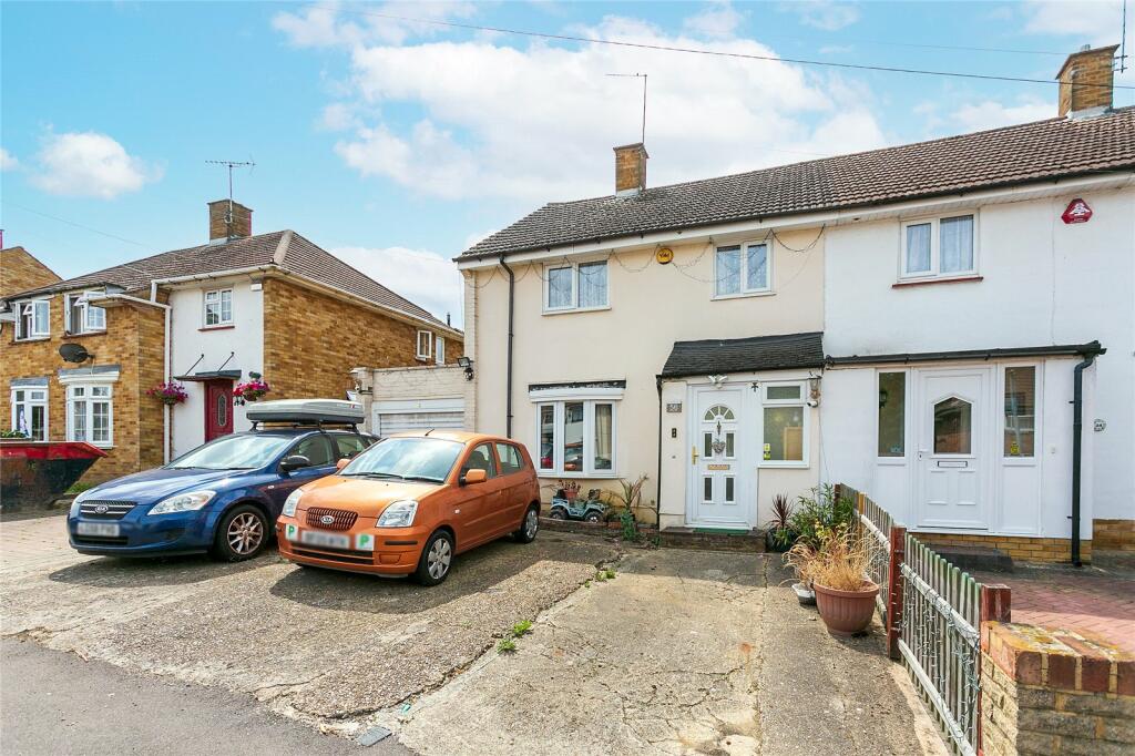 3 bed End Terraced House for rent in Bushey. From Imagine Estate Agents - Bushey