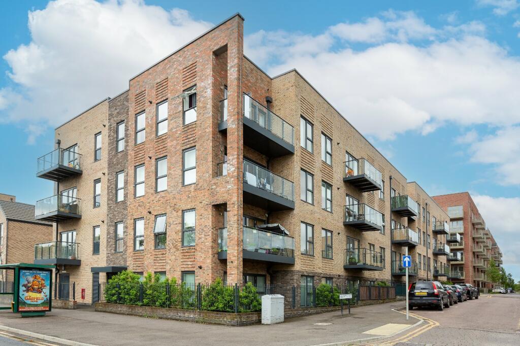 2 bed Apartment for rent in . From Imagine Estate Agents - Bushey