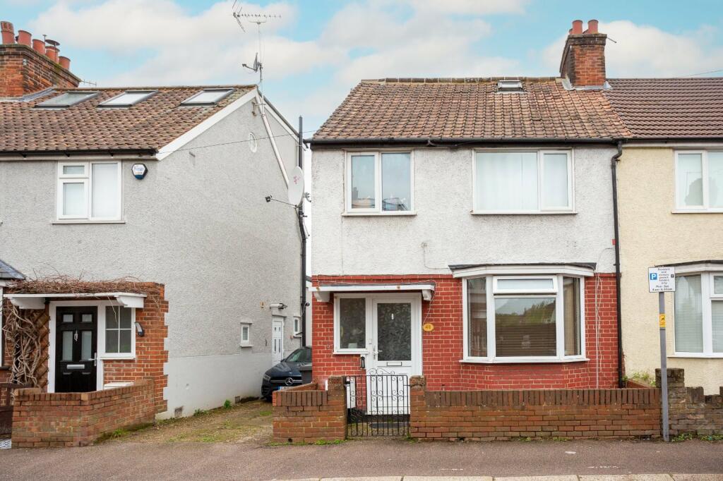 4 bed Semi-Detached House for rent in Bushey. From Imagine Estate Agents - Bushey