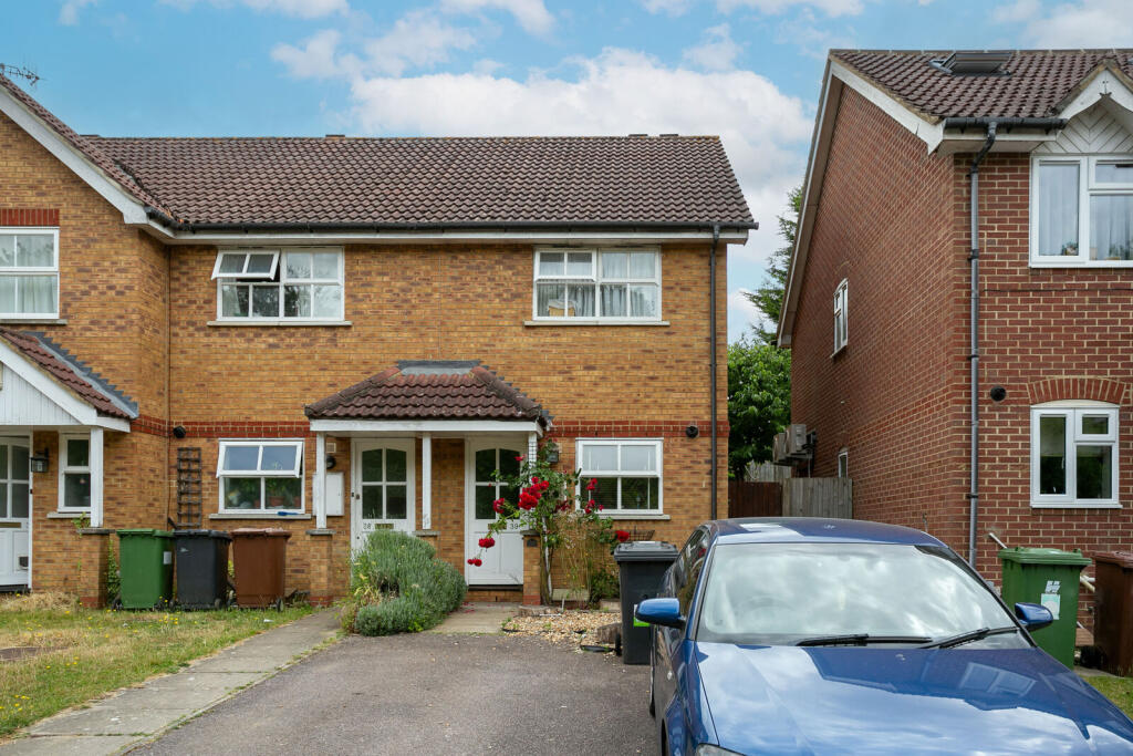 2 bed Mid Terraced House for rent in Bushey. From Imagine - Bushey