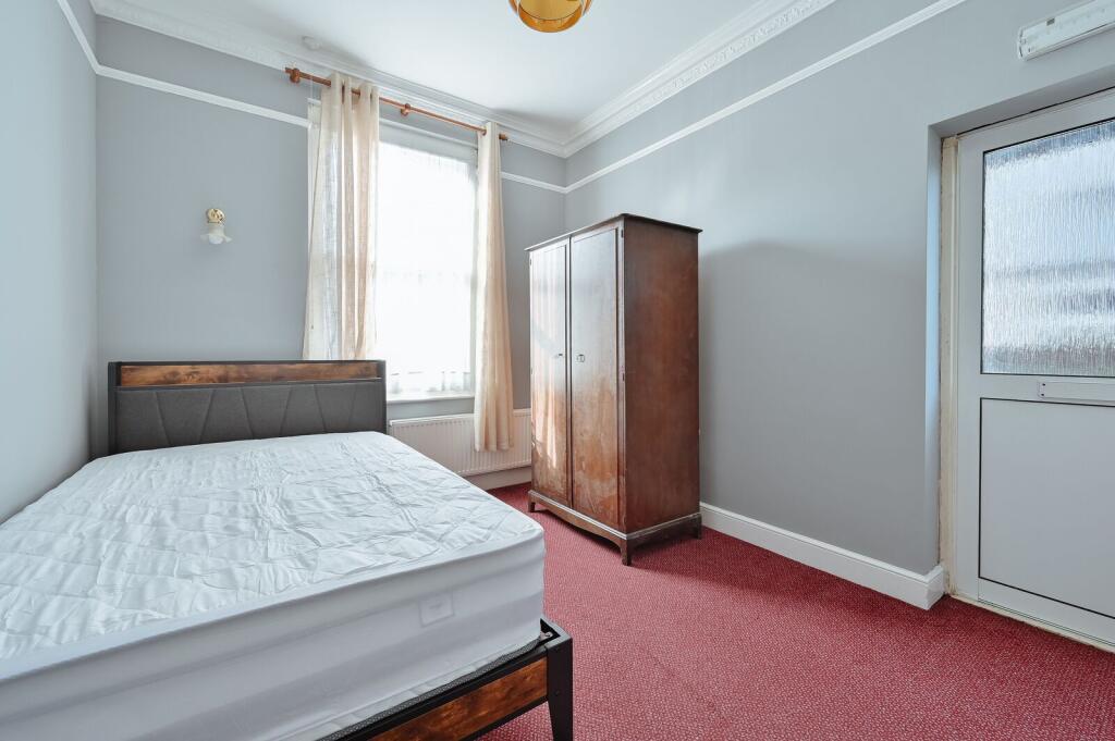 4 bed Studio for rent in Bushey. From Imagine - Bushey 4 bed Studio for rent in Bushey. From Imagine - Bushey