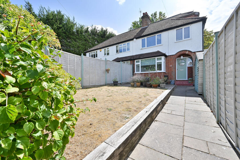 4 bed Semi Detached for rent in Bushey. From Imagine - Bushey 4 bed Semi Detached for rent in Bushey. From Imagine - Bushey