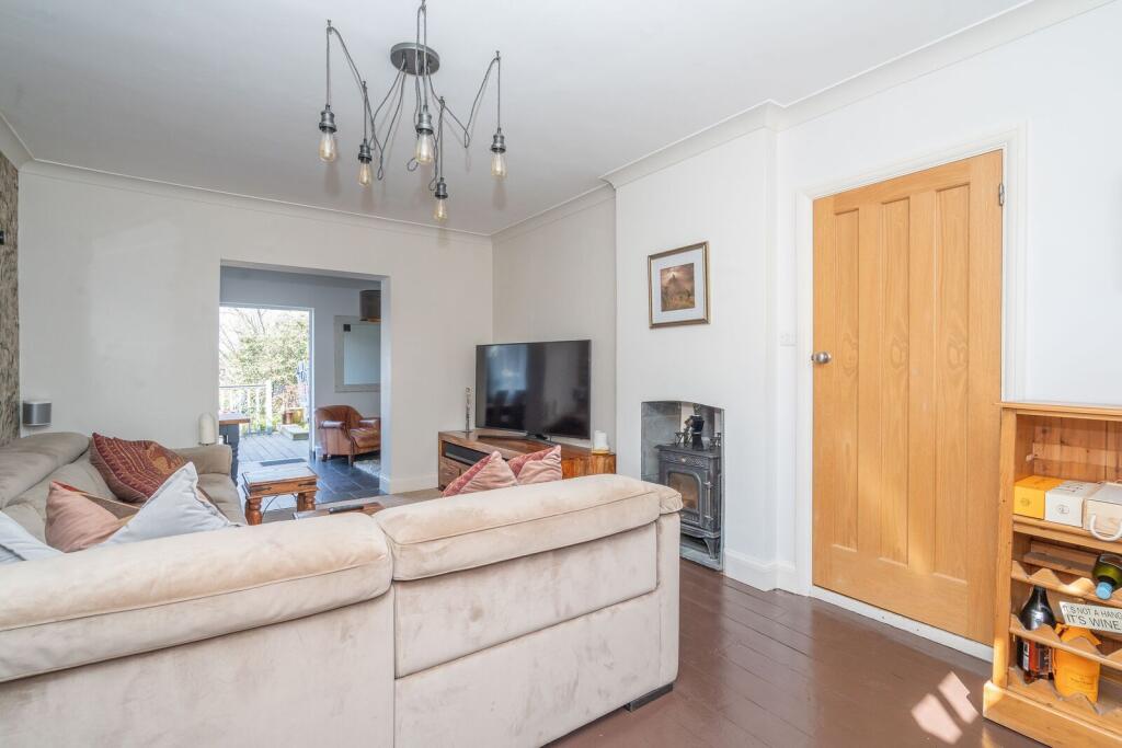 4 bed Detached for rent in Bushey. From Imagine - Bushey