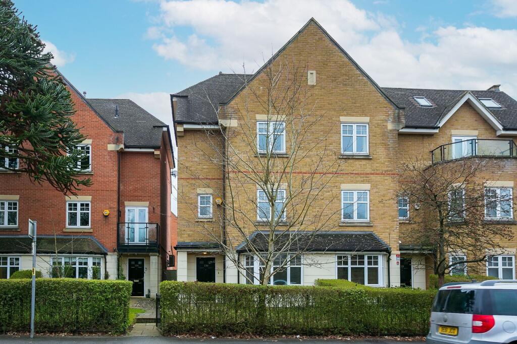 4 bed Mid Terraced House for rent in Watford. From Imagine - Bushey 4 bed Mid Terraced House for rent in Watford. From Imagine - Bushey