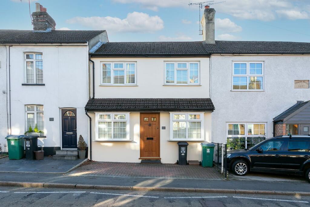 3 bed Mid Terraced House for rent in Watford. From Imagine - Bushey