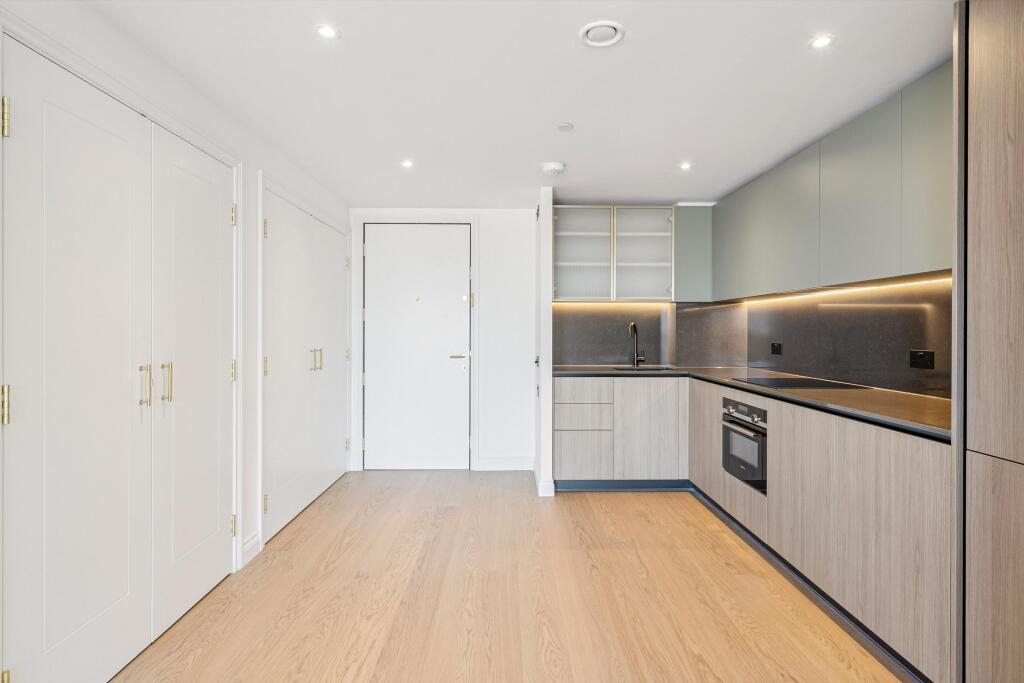 1 bed 1st Floor Flat for rent in London. From Knight Frank - Fulham