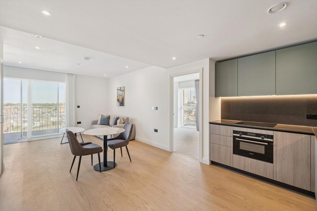 1 bed 1st Floor Flat for rent in London. From Knight Frank - Fulham