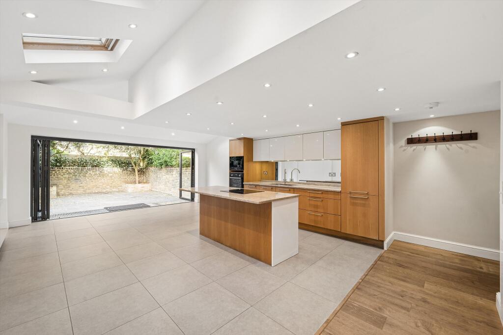 6 bed 1st Floor Flat for rent in Fulham. From Knight Frank - Fulham 6 bed 1st Floor Flat for rent in Fulham. From Knight Frank - Fulham