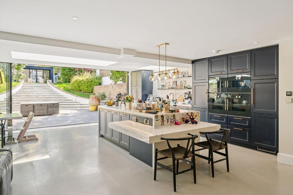 5 bed Semi Detached for rent in Clapham. From Knight Frank - Fulham