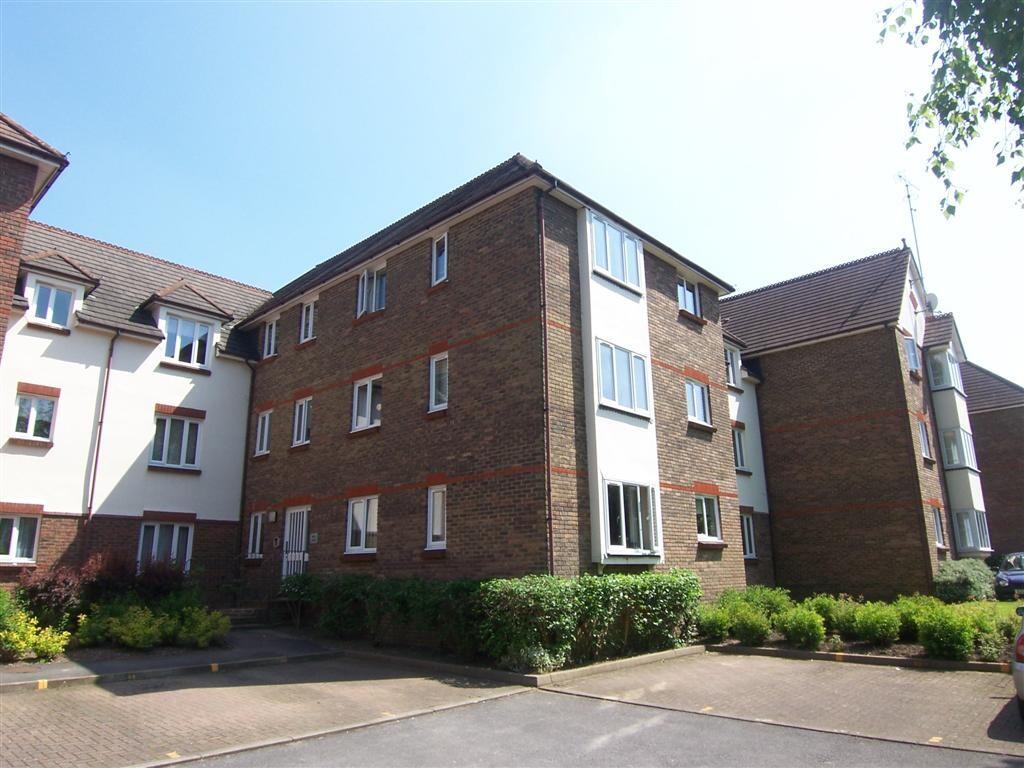 1 bed 1st Floor Flat for rent in Pinner. From Rawlinson Gold - Harrow Town Centre - Sales