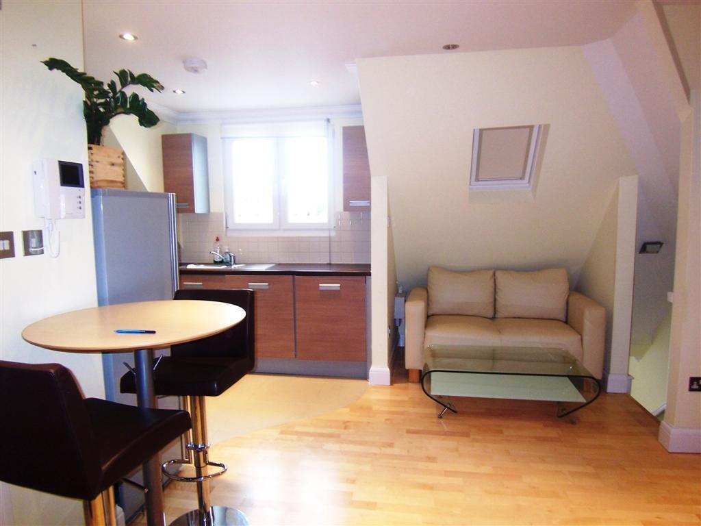 4 bed Studio for rent in Harrow. From Rawlinson Gold - Harrow Town Centre - Sales