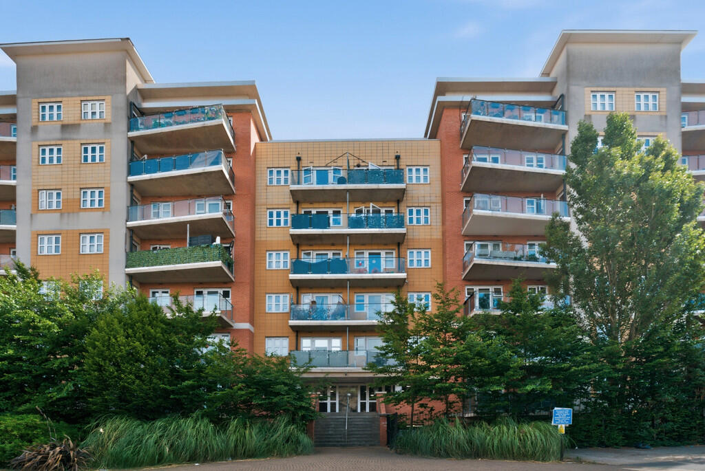 2 bed Apartment for rent in Harrow. From Rawlinson Gold - Harrow Town Centre - Sales