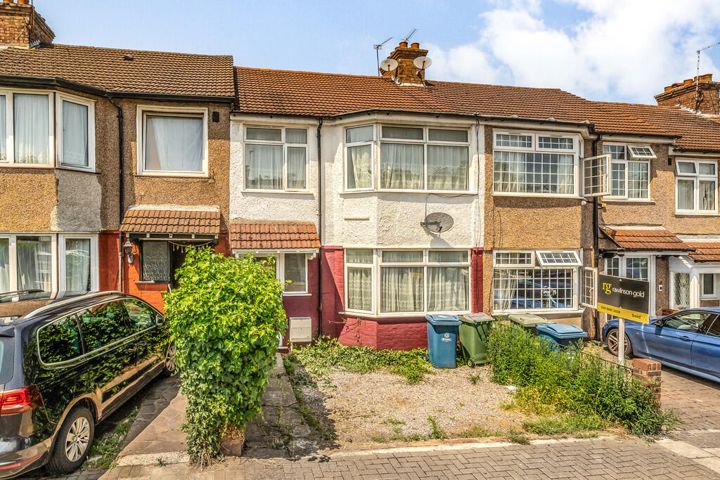 3 bed Detached for rent in Harrow. From Rawlinson Gold - Harrow Town Centre - Sales