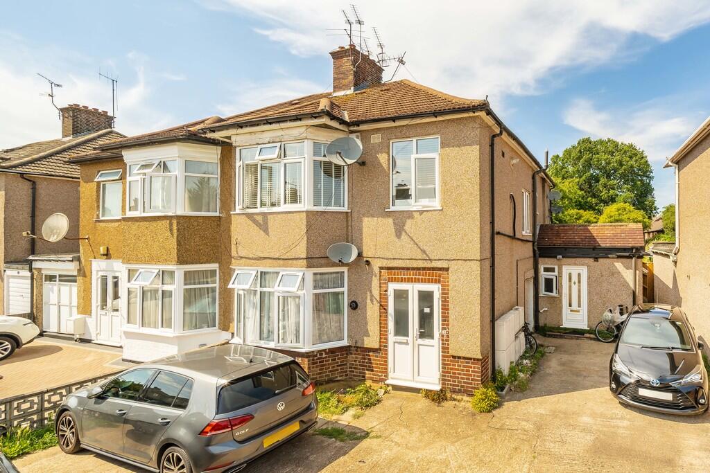 2 bed Apartment for rent in Pinner. From Rawlinson Gold - Harrow Town Centre - Sales 2 bed Apartment for rent in Pinner. From Rawlinson Gold - Harrow Town Centre - Sales