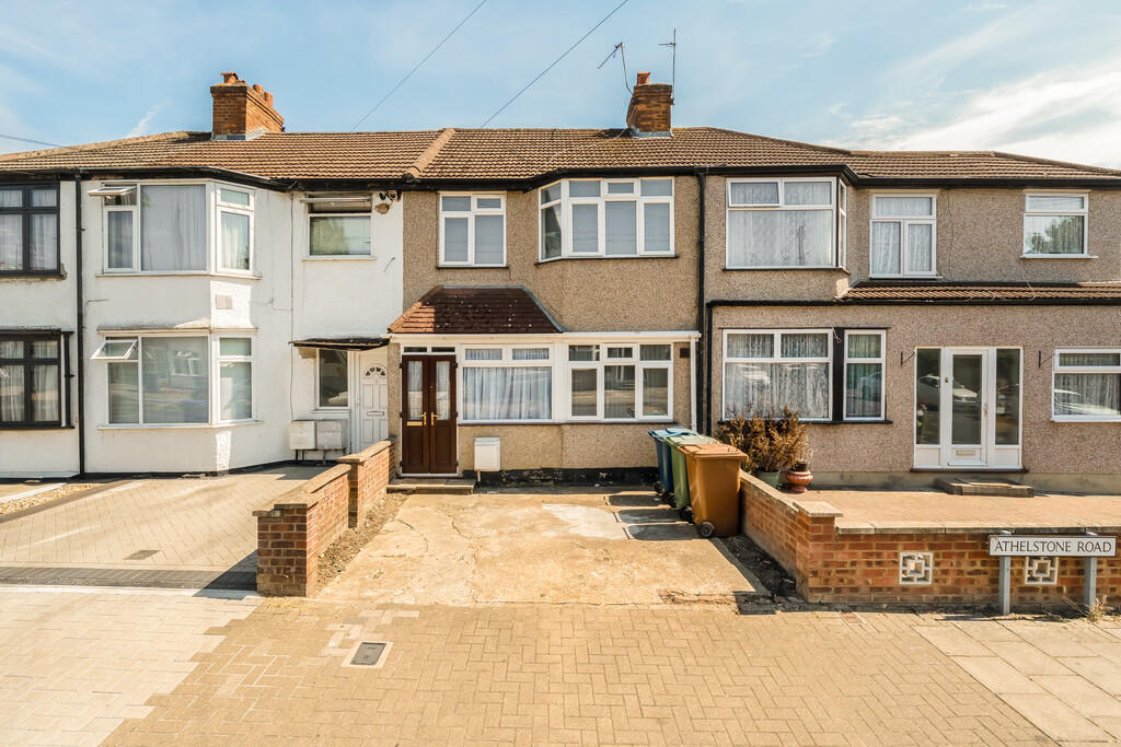 3 bed Detached for rent in Kenton. From Rawlinson Gold - Harrow Town Centre - Sales