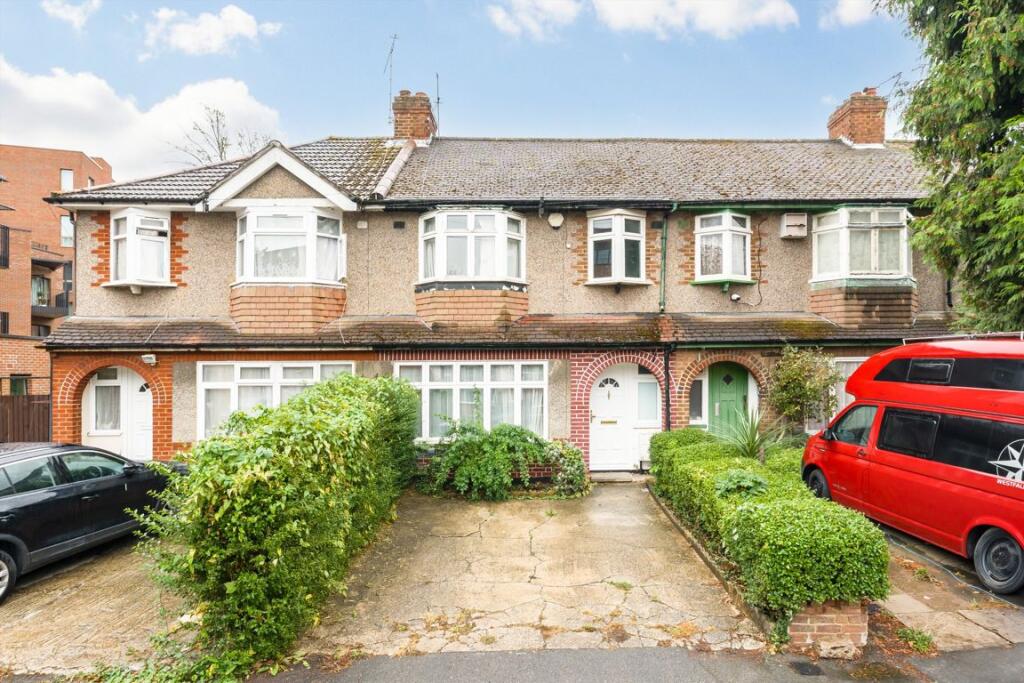 3 bed Detached for rent in Harrow. From Rawlinson Gold - Harrow Town Centre - Sales