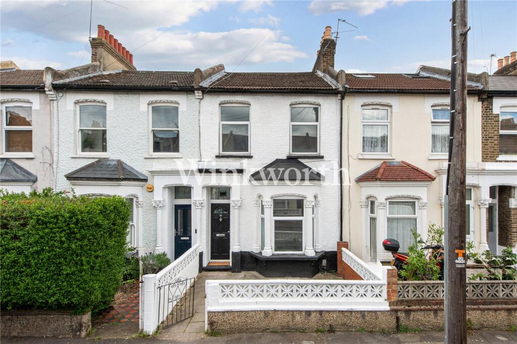 4 bed Mid Terraced House for rent in Tottenham. From Winkworth - Harringay