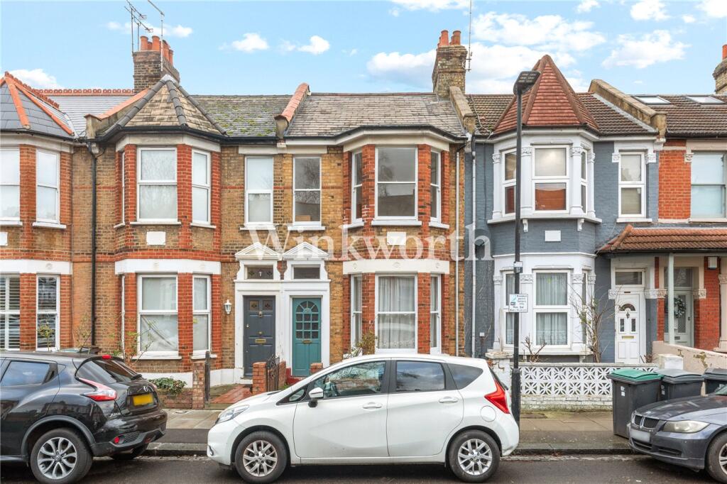 3 bed Mid Terraced House for rent in Hornsey. From Winkworth - Harringay