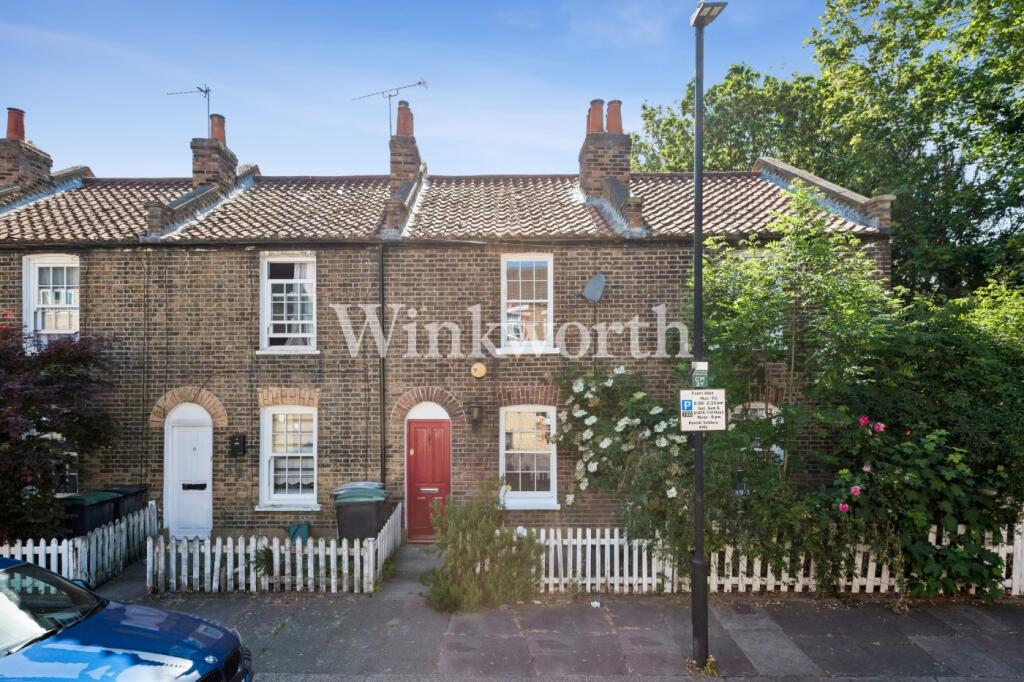 2 bed Mid Terraced House for rent in Tottenham. From Winkworth - Harringay