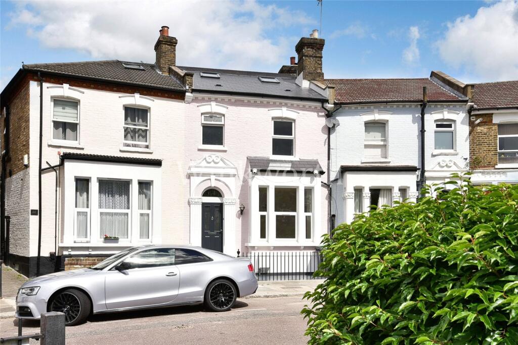 6 bed Mid Terraced House for rent in Wood Green. From Winkworth - Harringay