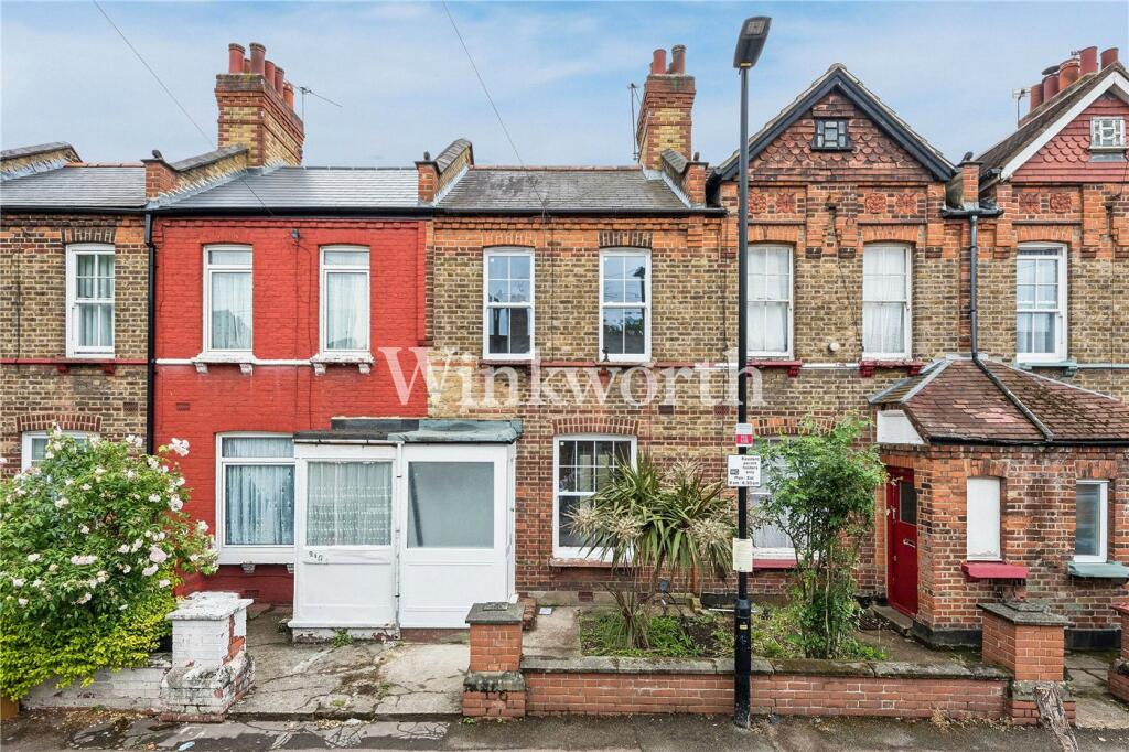 2 bed Mid Terraced House for rent in London. From Winkworth - Harringay