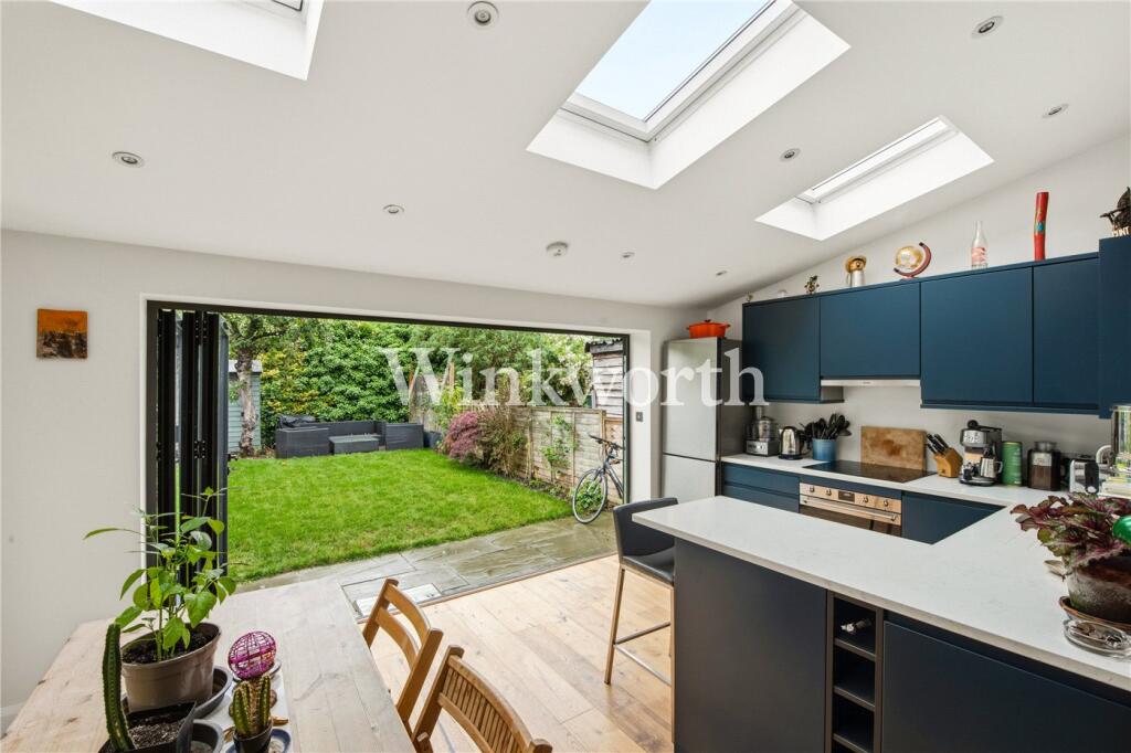 2 bed Apartment for rent in London. From Winkworth - Harringay