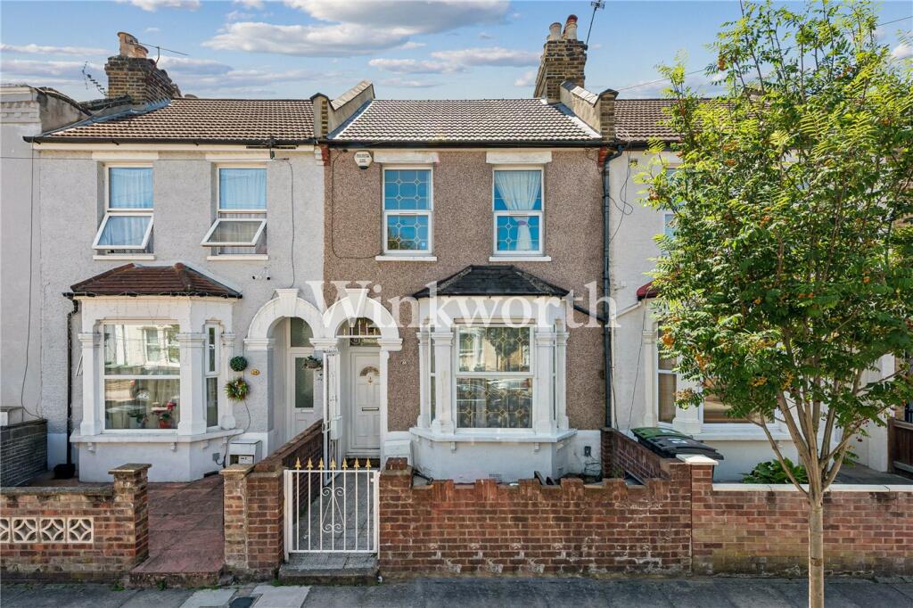 4 bed Mid Terraced House for rent in Tottenham. From Winkworth - Harringay 4 bed Mid Terraced House for rent in Tottenham. From Winkworth - Harringay