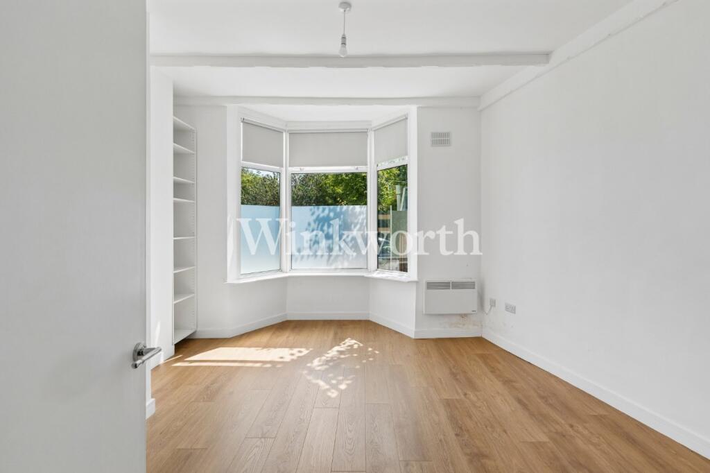 4 bed Studio for rent in Wood Green. From Winkworth - Harringay