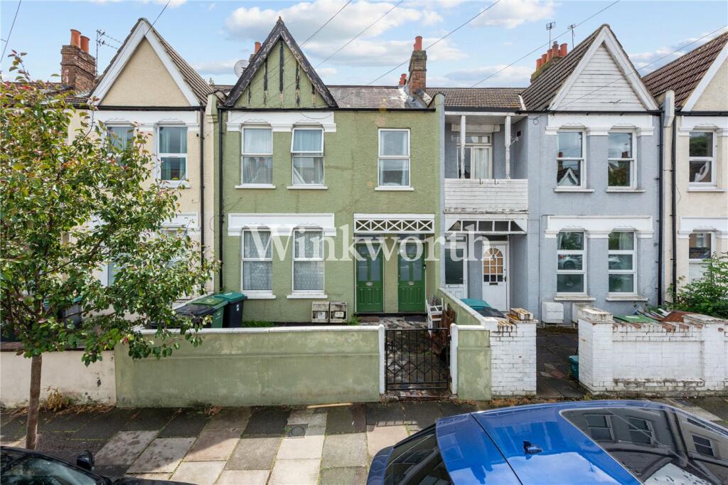 3 bed Apartment for rent in Wood Green. From Winkworth - Harringay