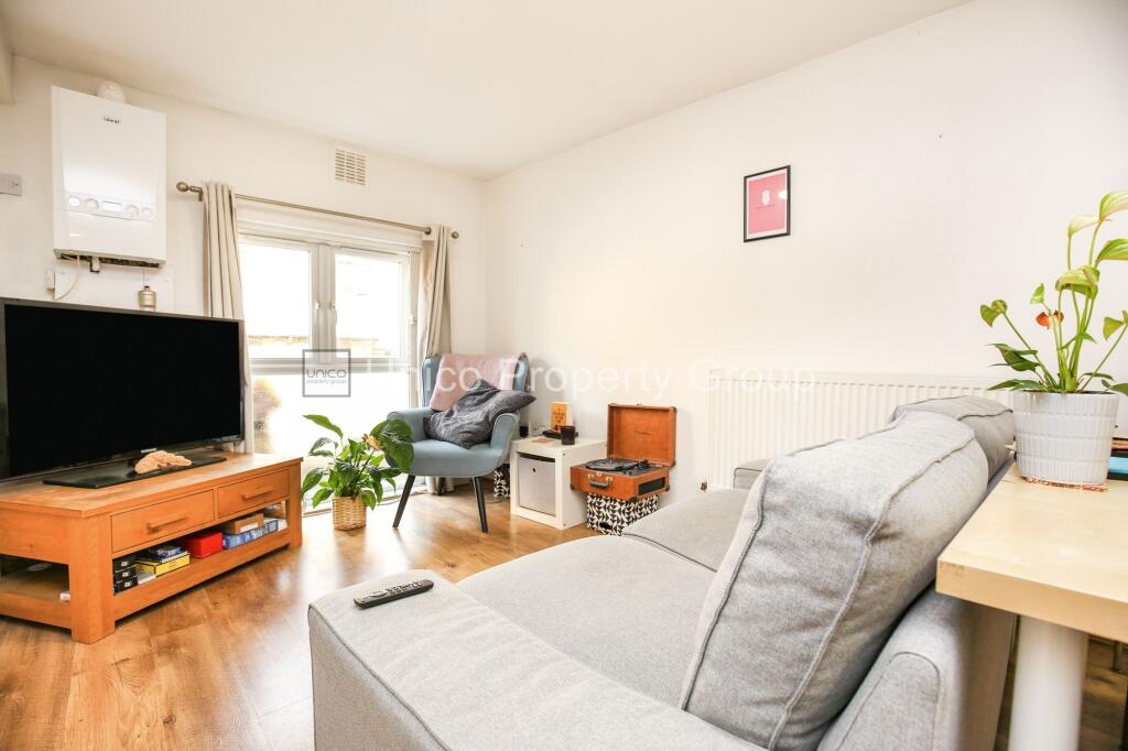2 bed 1st Floor Flat for rent in Bow. From Unico Property Group - Bow