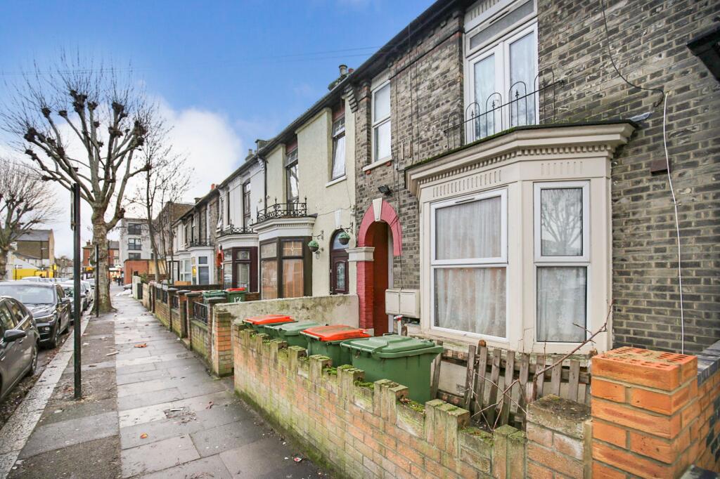 2 bed 1st Floor Flat for rent in London. From Unico Property Group - Bow
