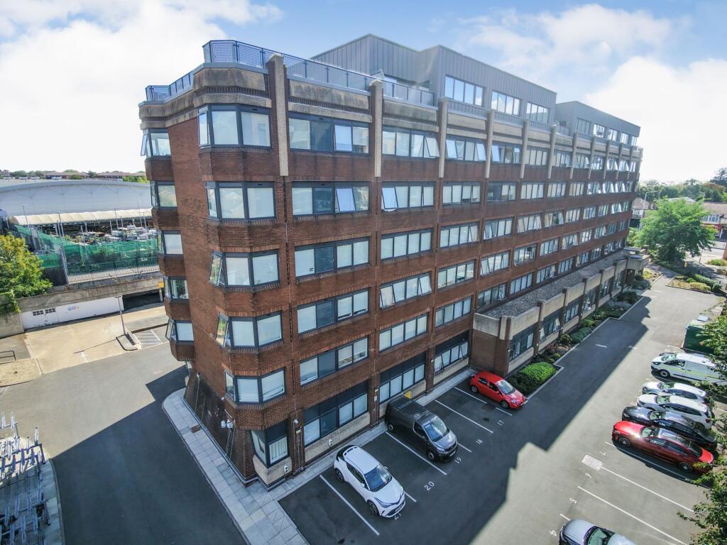 1 bed 1st Floor Flat for rent in Romford. From Unico Property Group - Bow
