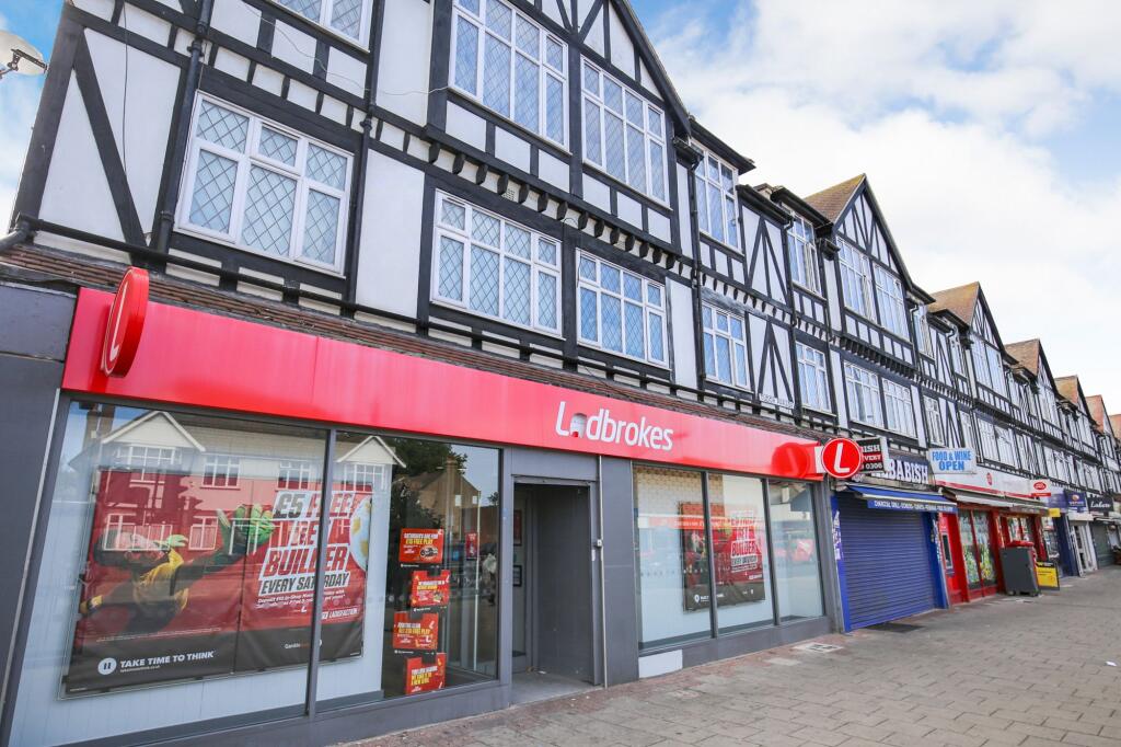2 bed 1st Floor Flat for rent in Romford. From Unico Property Group - Bow