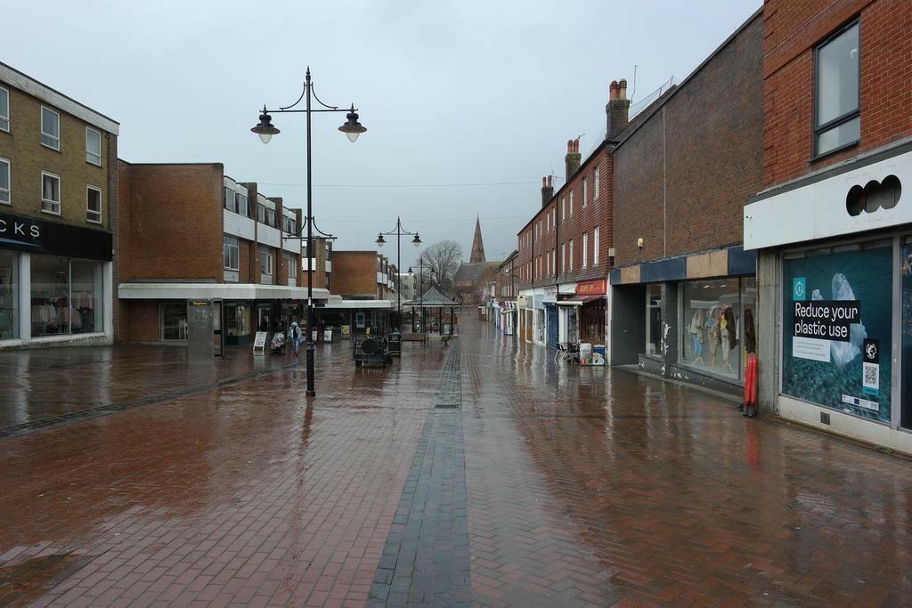 1 bed 1st Floor Flat for rent in Burgess Hill. From St James - Haywards Heath