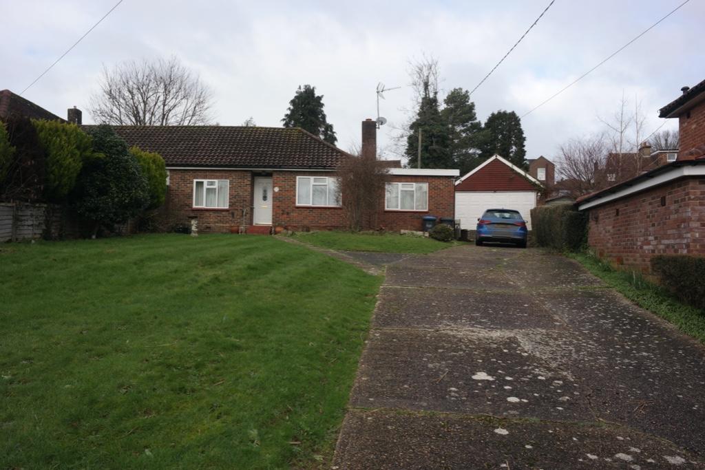 2 bed Semi-detached bungalow for rent in Haywards Heath. From St James - Haywards Heath 2 bed Semi-detached bungalow for rent in Haywards Heath. From St James - Haywards Heath