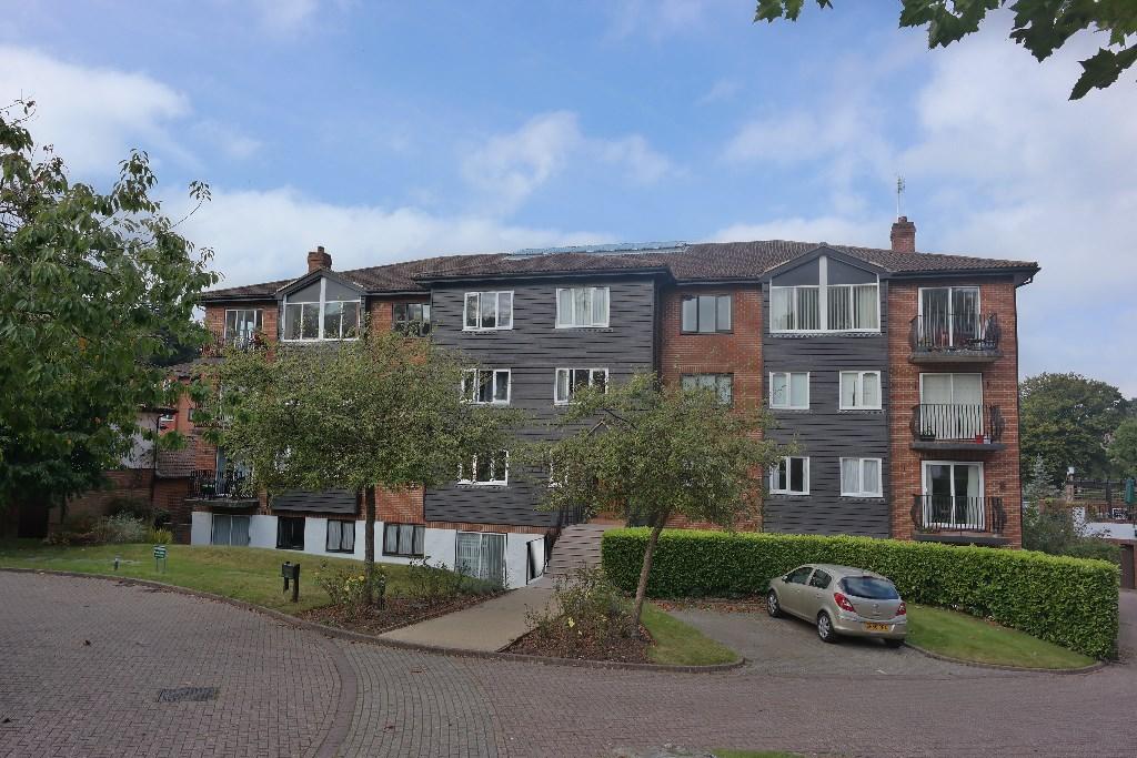 1 bed 1st Floor Flat for rent in Haywards Heath. From St James - Haywards Heath