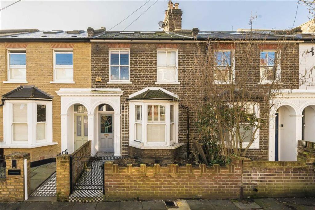 4 bed Mid Terraced House for rent in Acton. From Marsh & Parsons - Askew Road & Acton