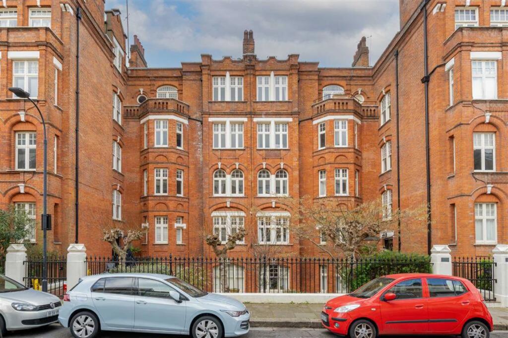 3 bed 1st Floor Flat for rent in Hammersmith. From Marsh & Parsons - Askew Road & Acton